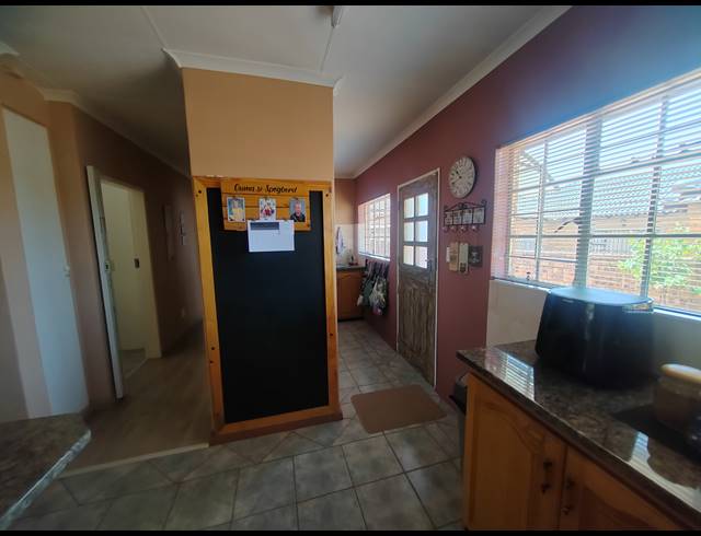 3 BEDROOM FREESTANDING FOR SALE IN SUNAIR PARK